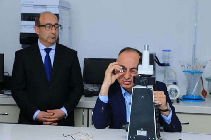 Agentlik öz rəhbərinin əvvələr direktoru olduğu şirkətin mallarını alır