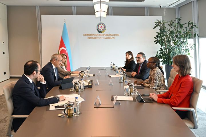 Cabbarov Dünya Bankının  regional direktoru ilə görüşüb