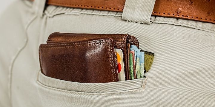 Azərbaycana gələn əcnəbilərin bank kartları ilə xərcləmələri azalıb