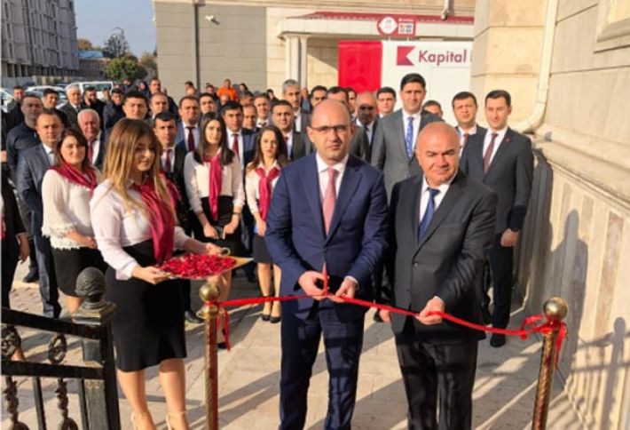 Kapital Bank filiallarını yeniləməyə davam edir