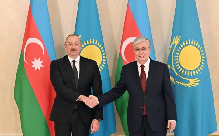 Əliyev Tokayevə zəng edib