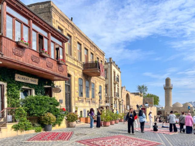 Azərbaycana körfəz və MDB ölkələrindən gələnlərin sayı azalıb